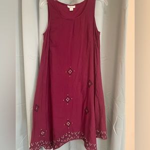 style& co wine sleeveless dress size S but it fits M too.